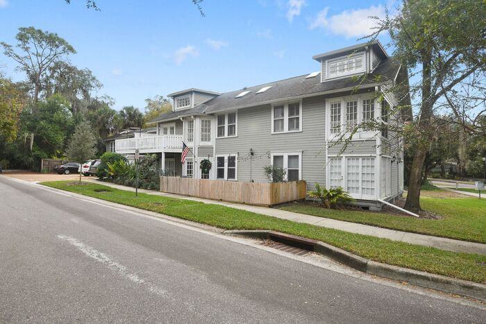 1306 S Pennsylvania Ave - Photo 2 of 22
