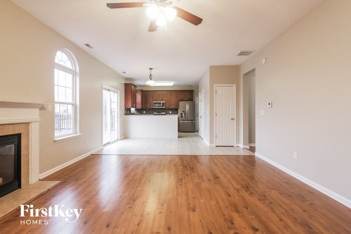 3204 Woodhaven Way - Photo 3 of 15