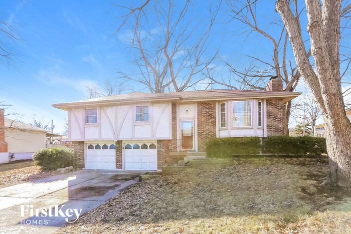 16505 E 28th Pl - Photo 2 of 15