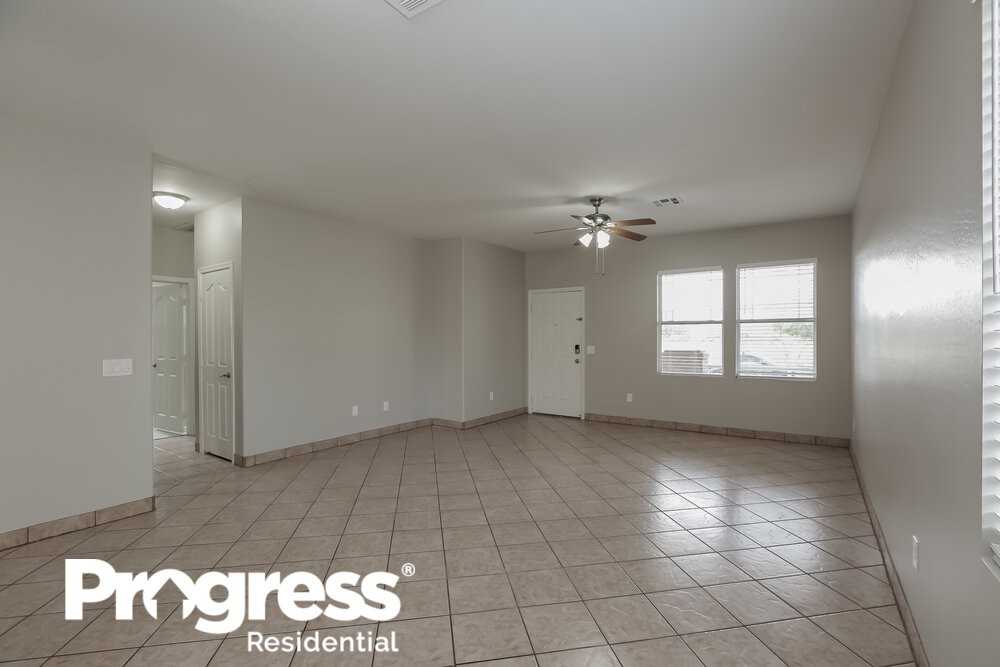 7227 S 41st Ln - Photo 3 of 16