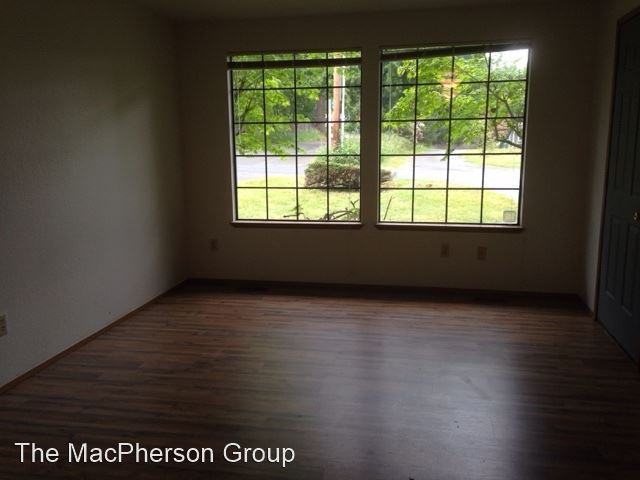 3318 Lincoln Way - Photo 3 of 14