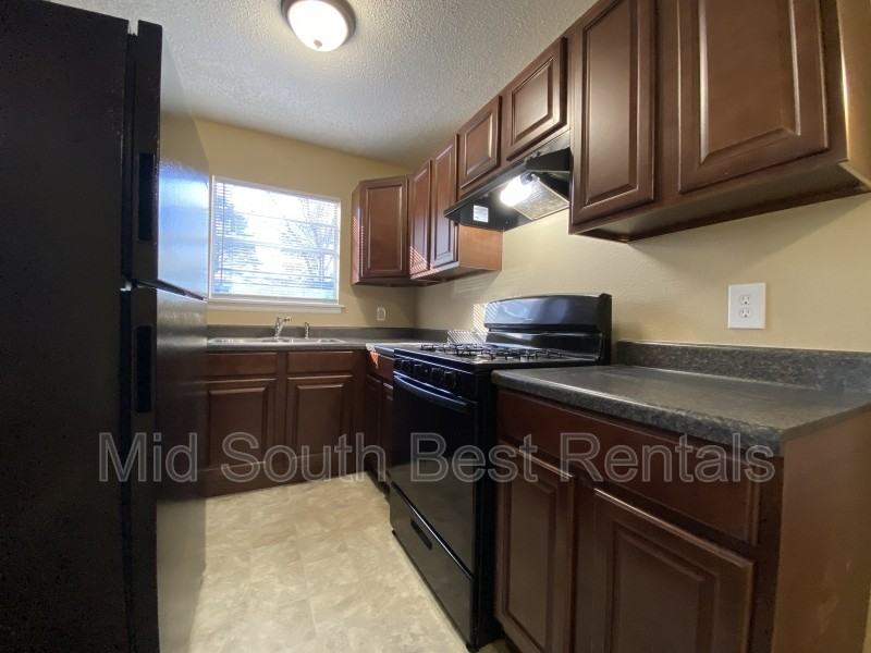 1407 Mill Rd - Photo 2 of 7