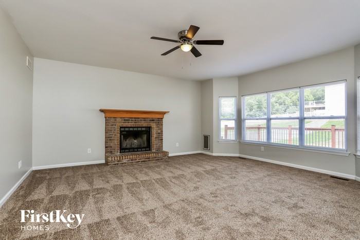 107 Trailing Oak Ct - Photo 3 of 15