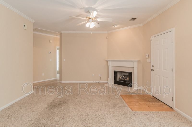 570 Treymoor Lake Cir - Photo 6 of 38