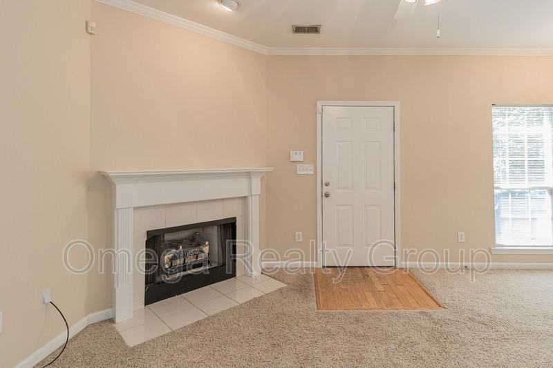 570 Treymoor Lake Cir - Photo 7 of 38
