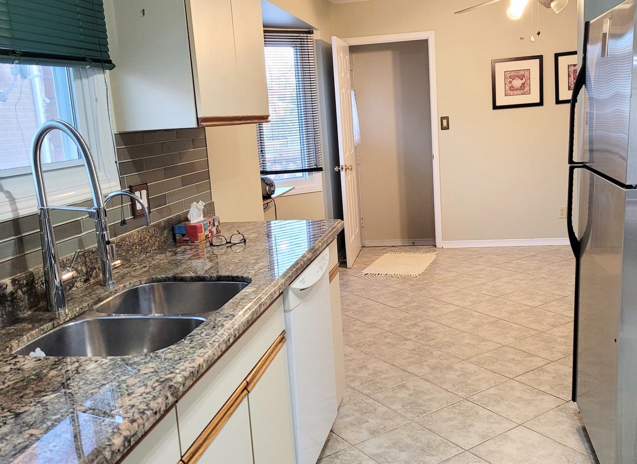 139 Rykert Street - Photo 3 of 14