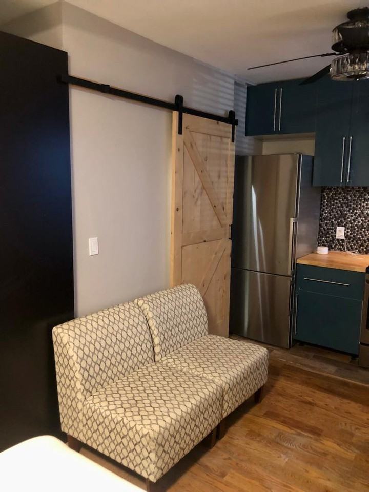 466 Herzl St - Photo 3 of 9