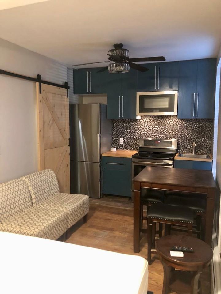 466 Herzl St - Photo 2 of 9