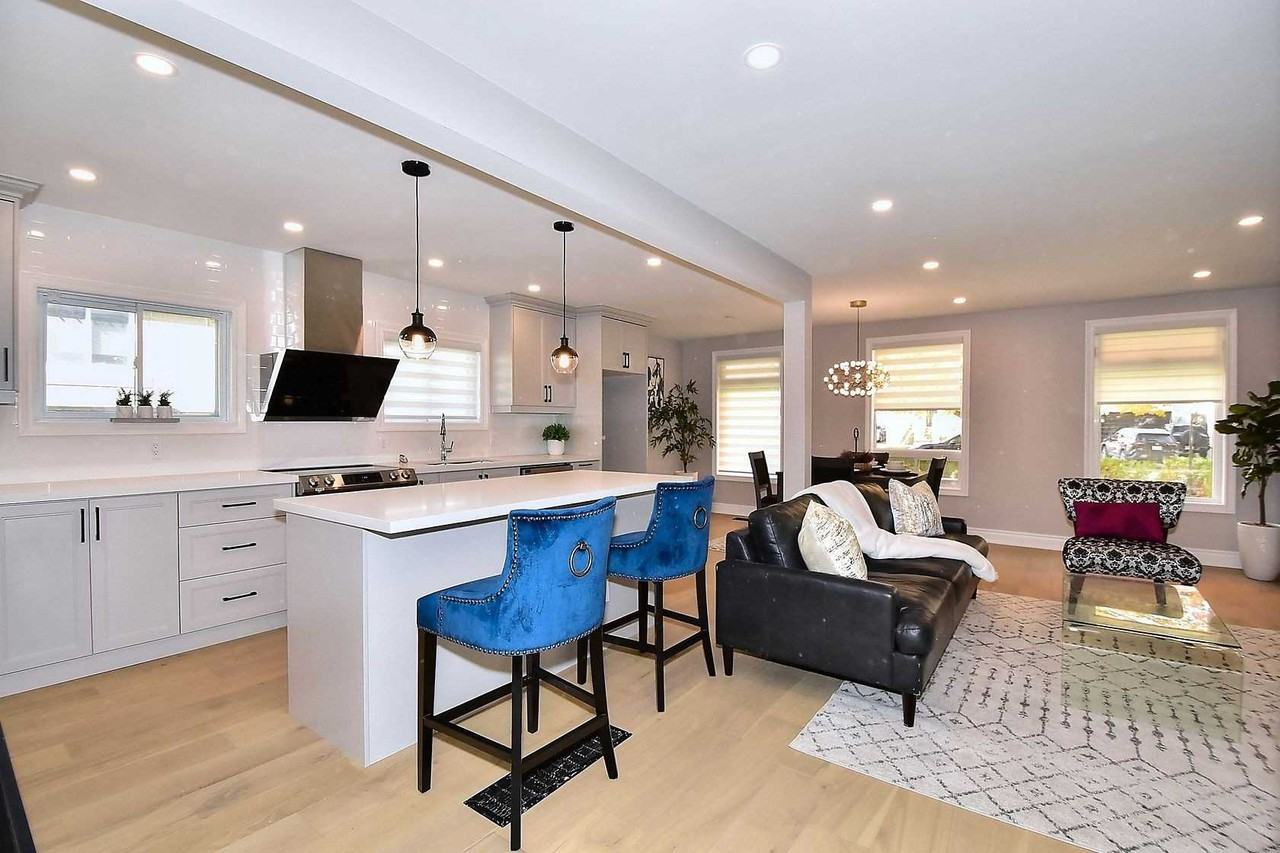 856 Reytan Boulevard - Photo 3 of 12