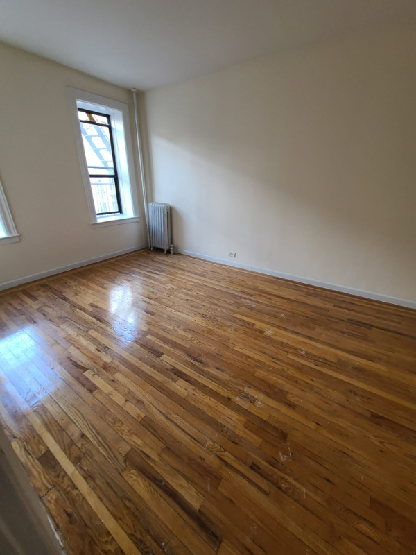 778 E 233rd St - Photo 3 of 4