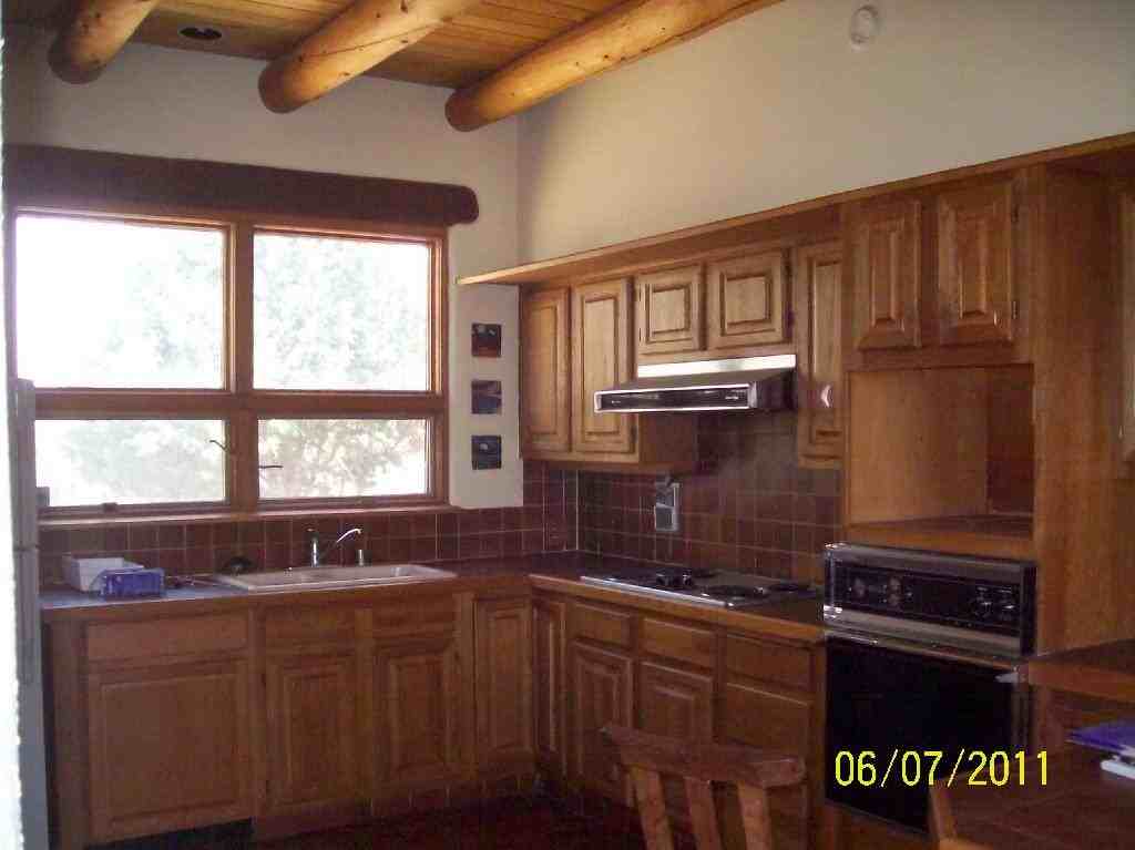 217 Este Es Rd - Photo 2 of 6