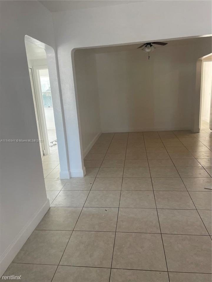 1020 Nw 106th St #A - Photo 2 of 8