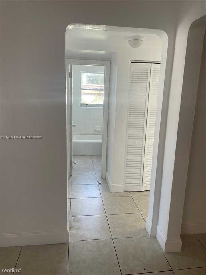 1020 Nw 106th St #A - Photo 3 of 8