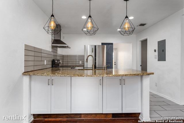 227 E Baylor - Photo 2 of 37