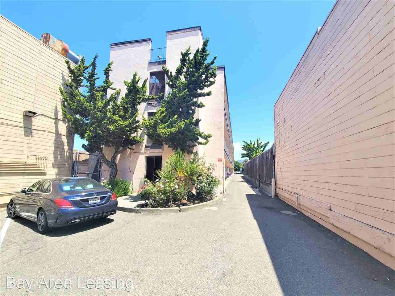 2830 International Blvd - Photo 3 of 3