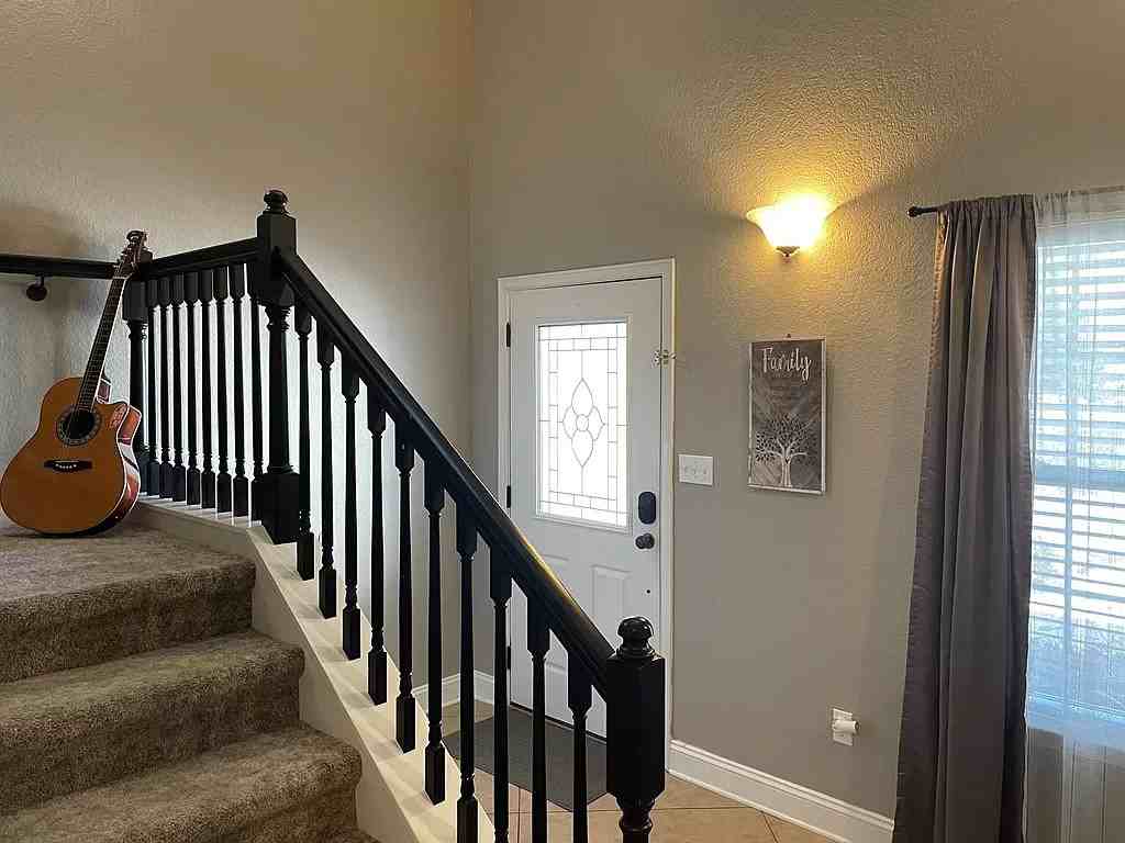178 Kenley Ln - Photo 3 of 19