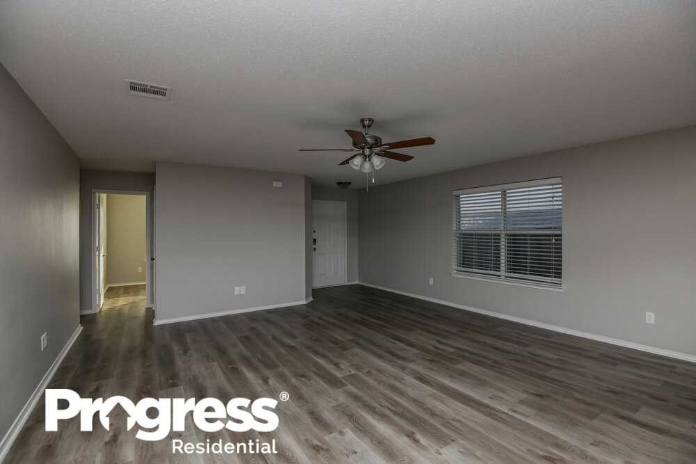 9613 Manassas Rd - Photo 3 of 16