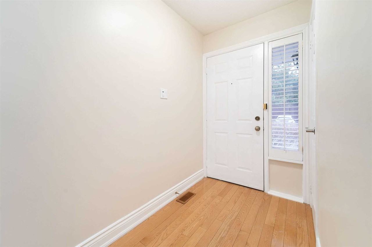 3100 Fifth Line West ##2 - Photo 2 of 21