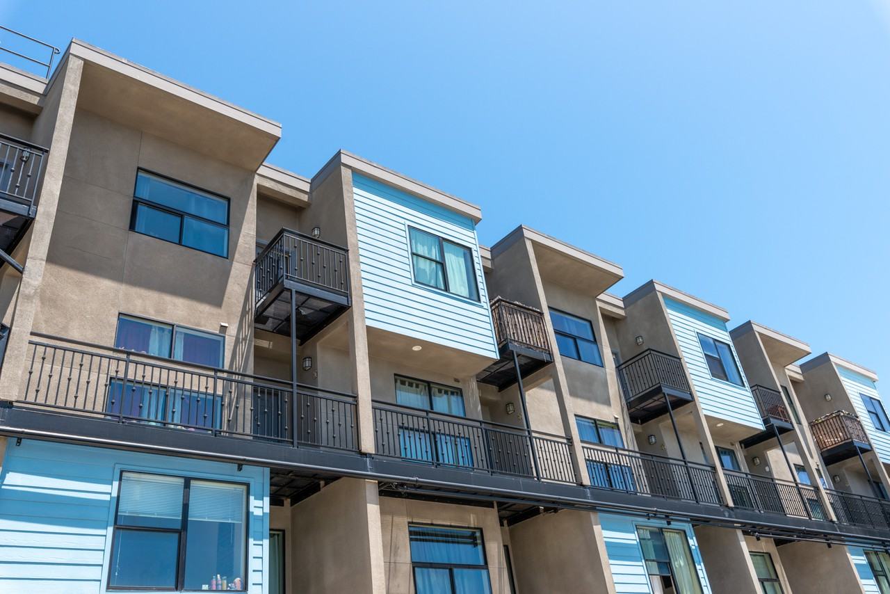 1130 65th St - Photo 5 of 12