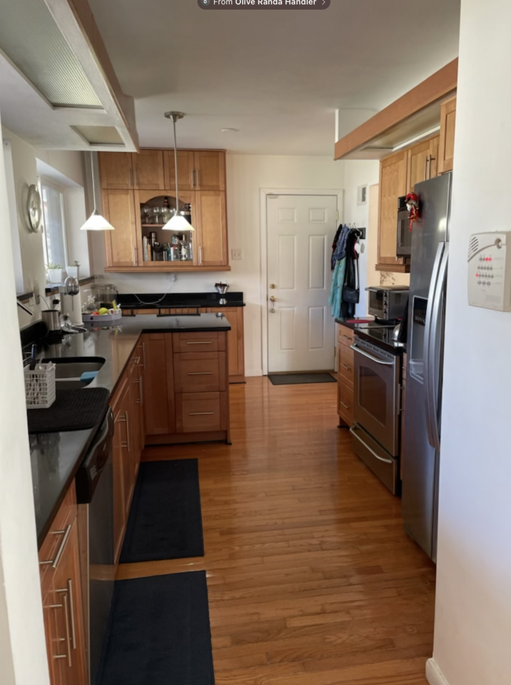 546 Flanders Drive - Photo 2 of 16