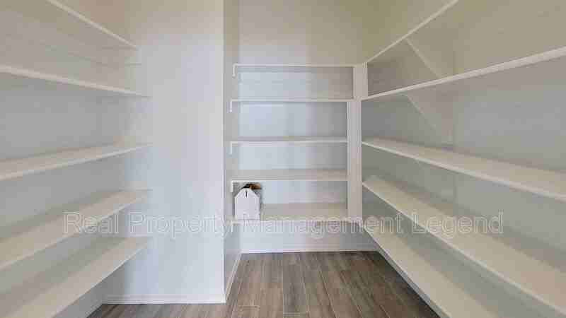 8998 Fair Oaks Dr - Photo 7 of 24