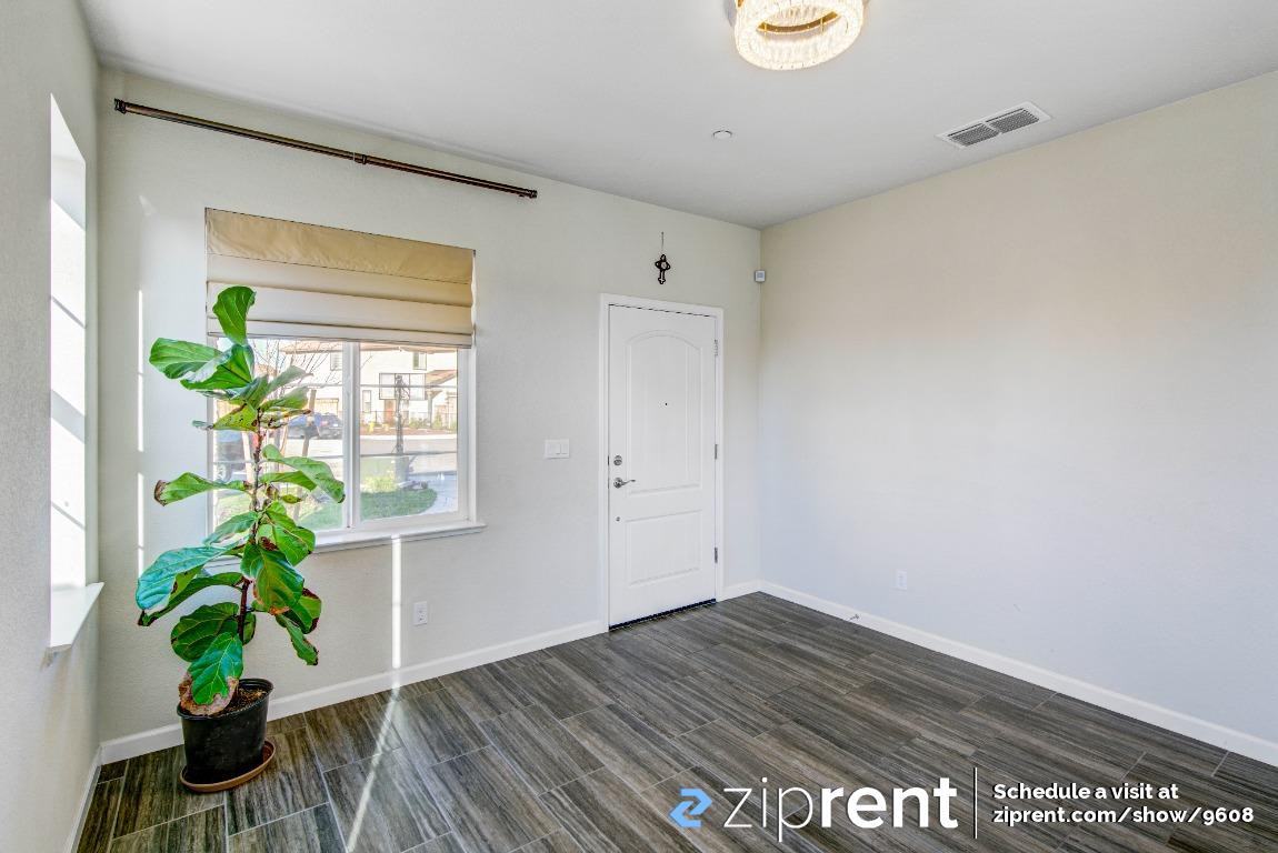 3104 Landmark Cir - Photo 2 of 22