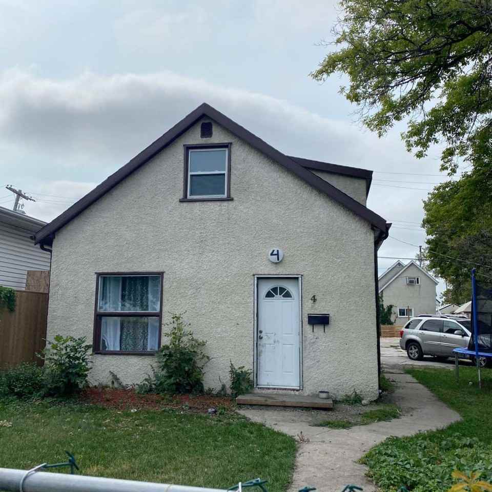 Gallagher Avenue Apartments 4 Gallagher Ave W, Winnipeg, MB R2R 0J5