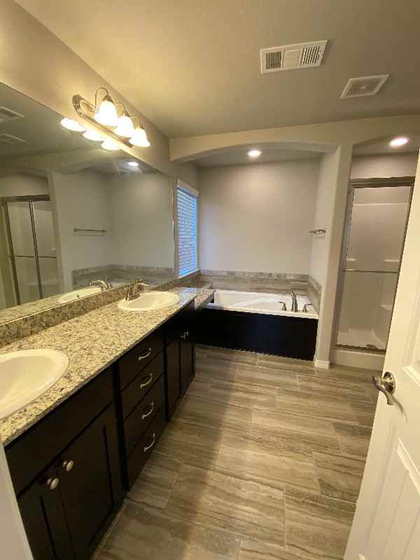 4445 W Wales Dr - Photo 2 of 11