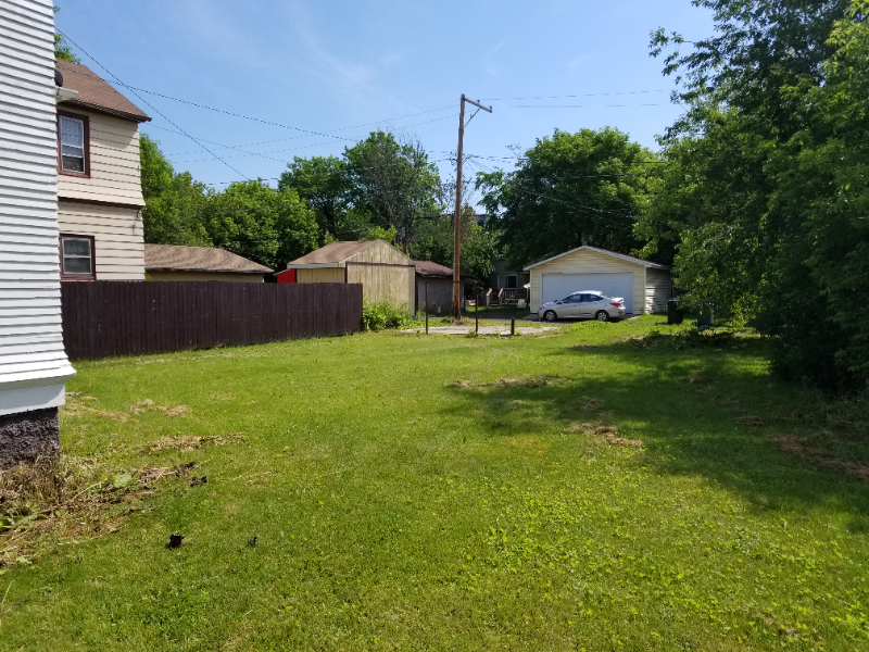 1622 Ogden Ave - Photo 3 of 28