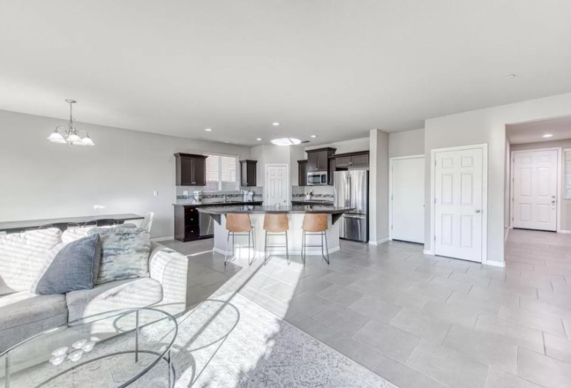 3770 Griffith Ave - Photo 2 of 6