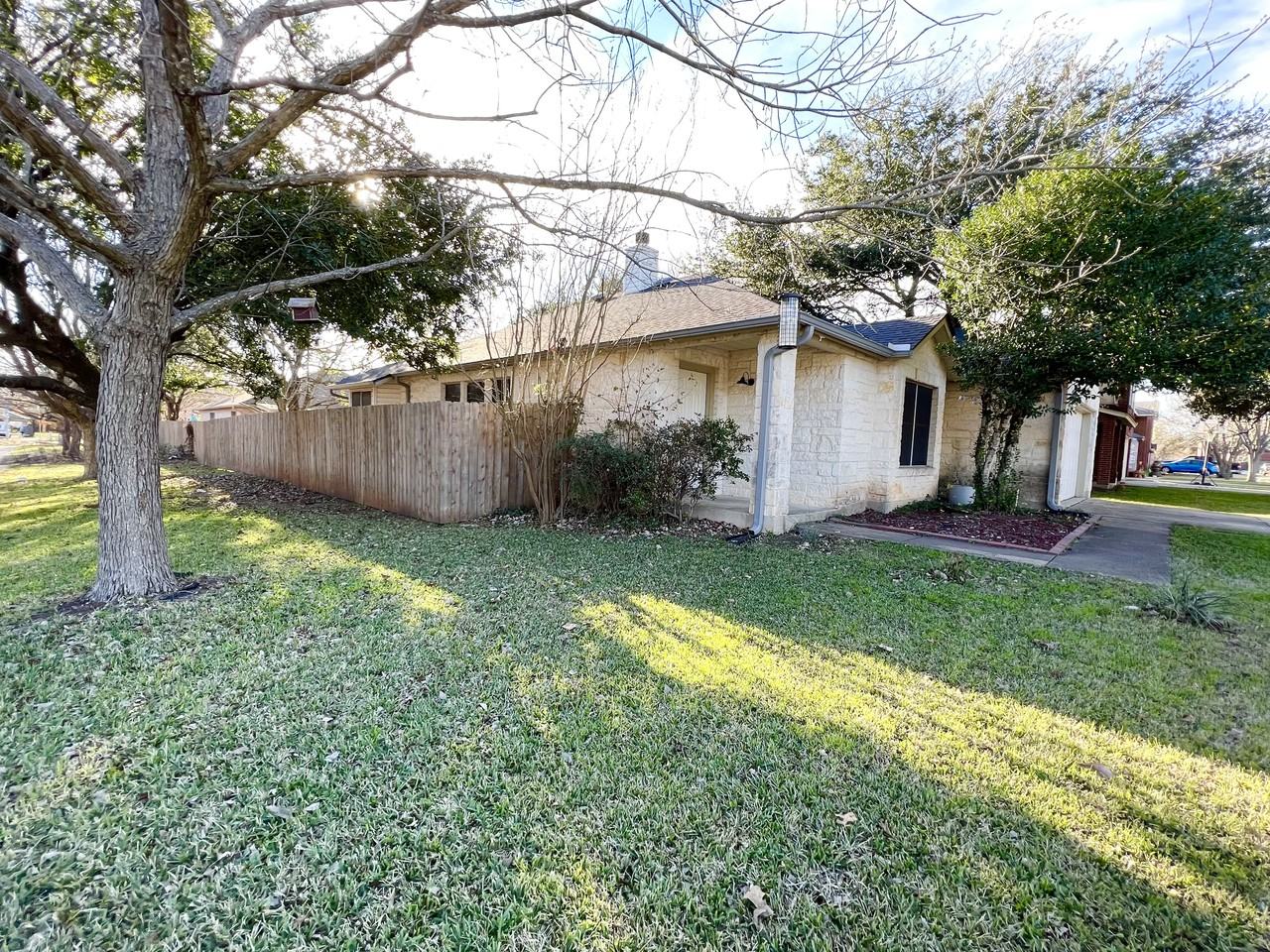 4301 Triboro Trl - Photo 2 of 20