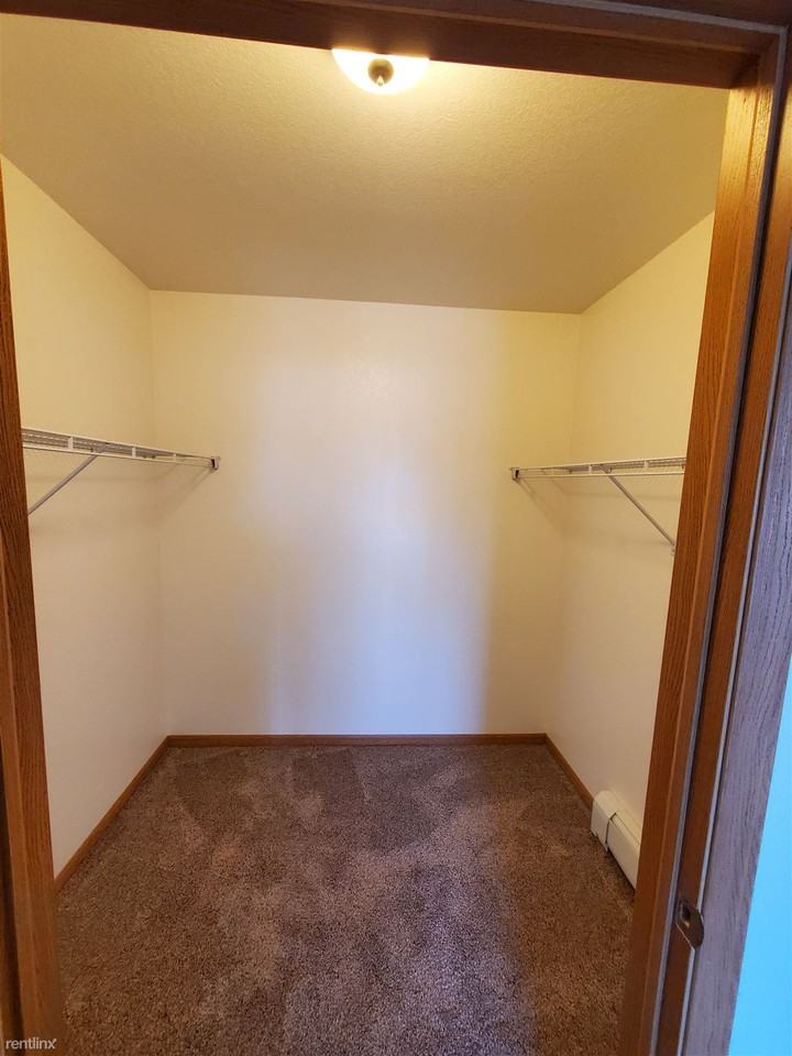 Harbor Village Apartments - Photo 3 of 9