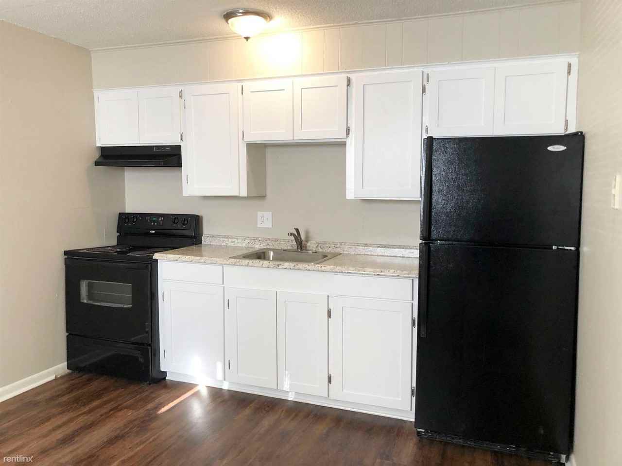 Century Oak Apartments - Photo 2 of 10