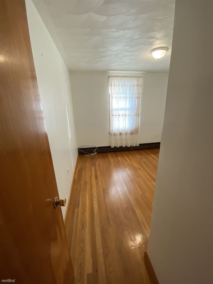 455 Middle St - Photo 2 of 18