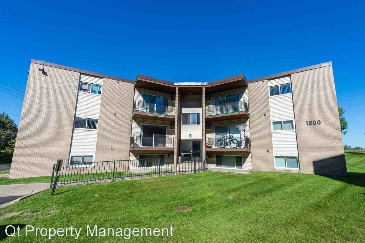 1230 Cheri Lane NE - Photo 3 of 14