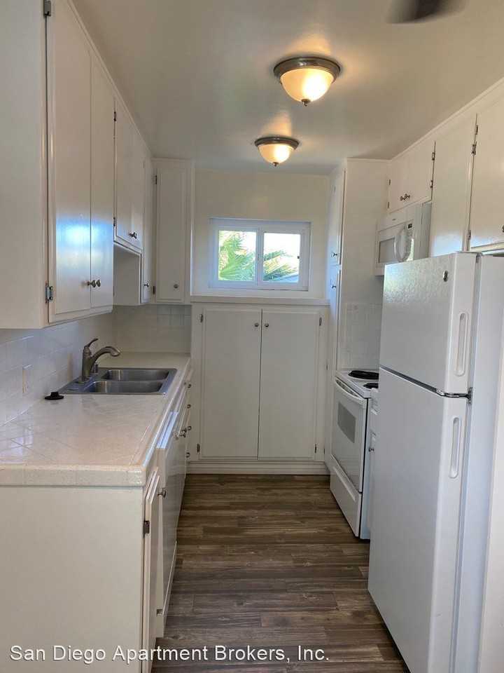 3160 Lincoln Ave. - Photo 3 of 10