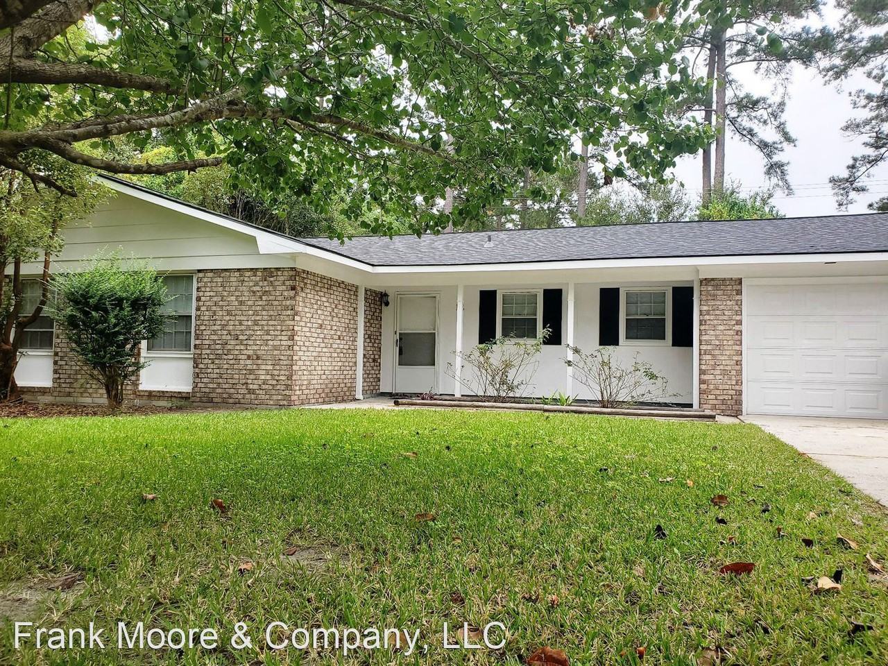 18 Canterbury Cir - Photo 3 of 15