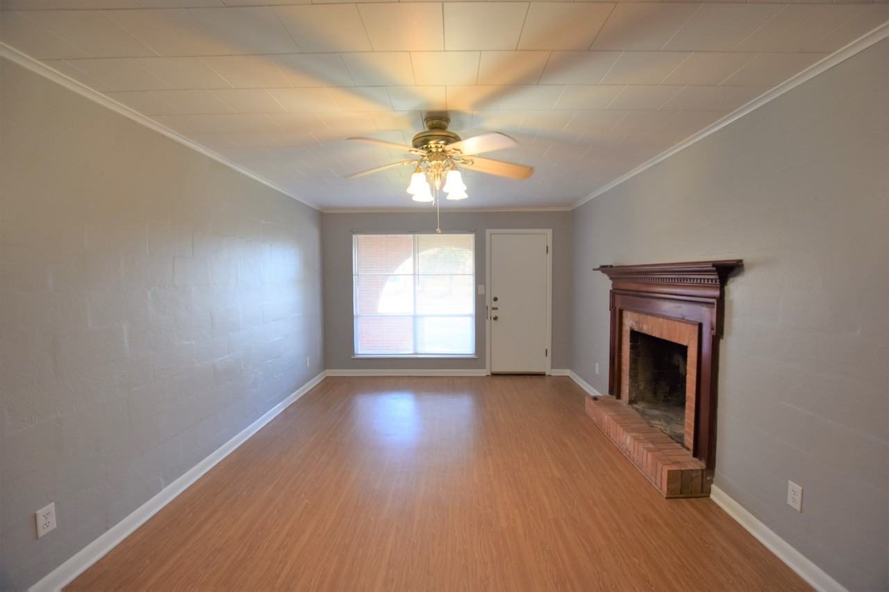 100 Washington St - Photo 3 of 10