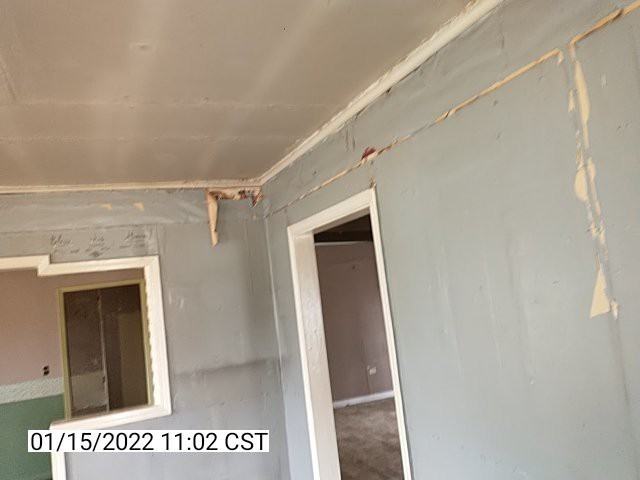 113 S Collins St - Photo 3 of 6