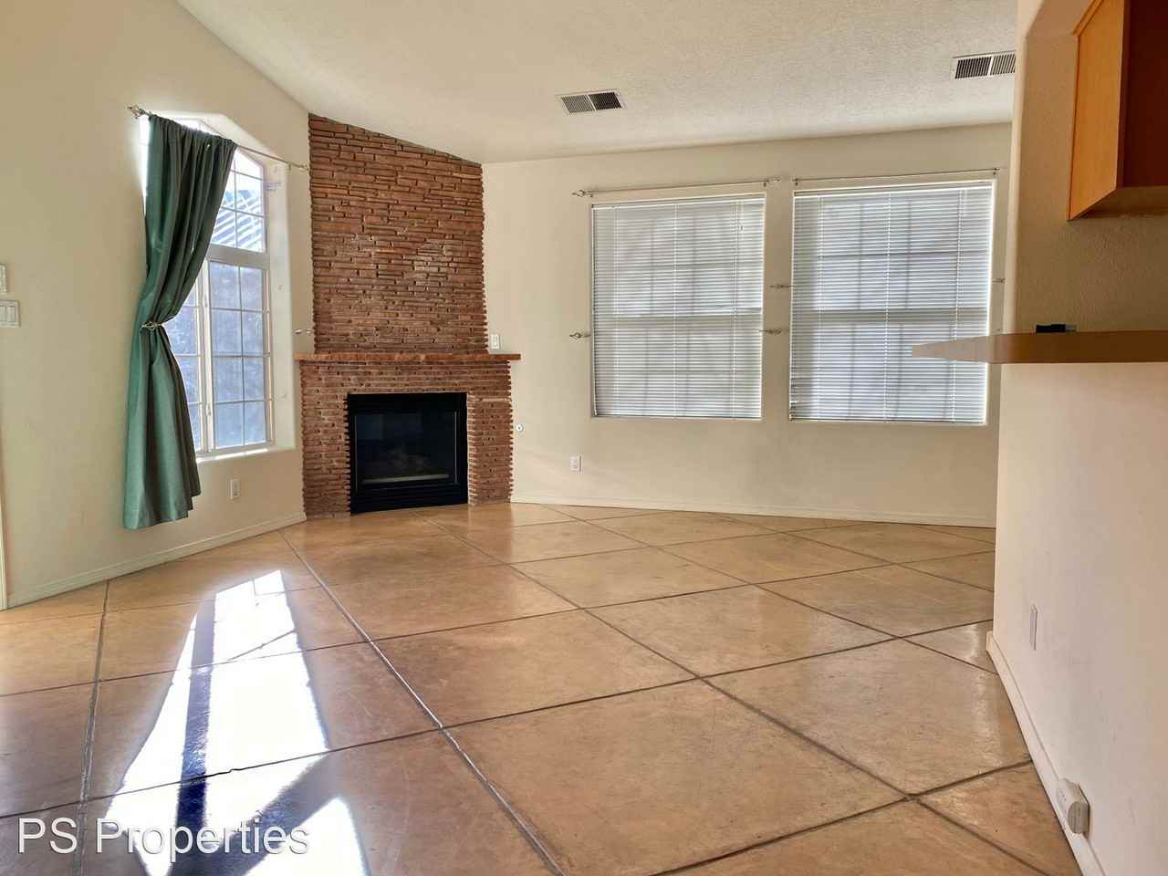 2315 Tompiro Dr Nw - Photo 2 of 15