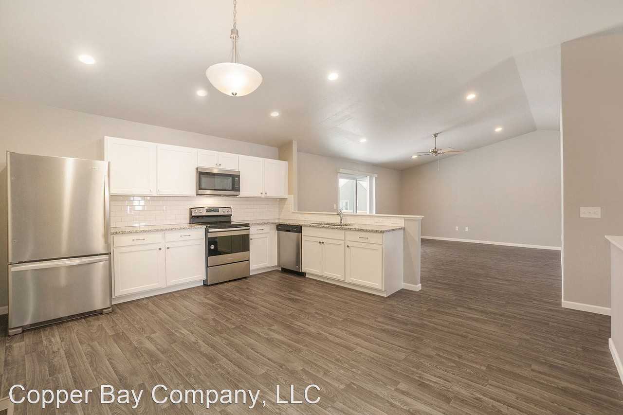 3246 N Sunset Dr - Photo 3 of 17