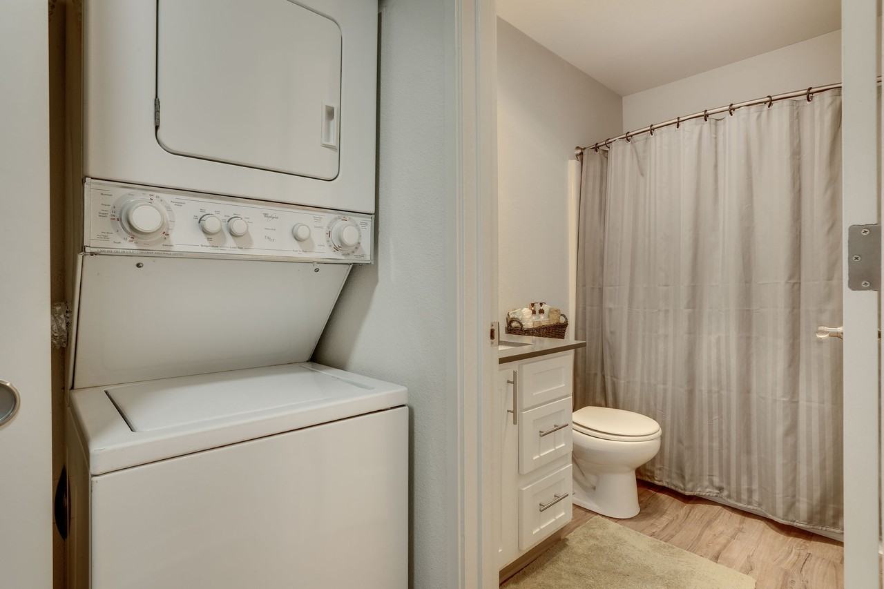 Sterling Pointe - Photo 6 of 50