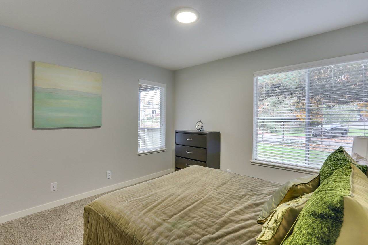 Sterling Pointe - Photo 7 of 50