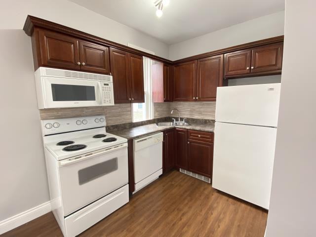 121 Wright St #10 - Photo 3 of 12