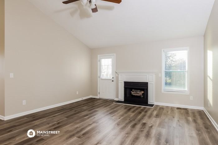 203 Sullivan Ct - Photo 3 of 16