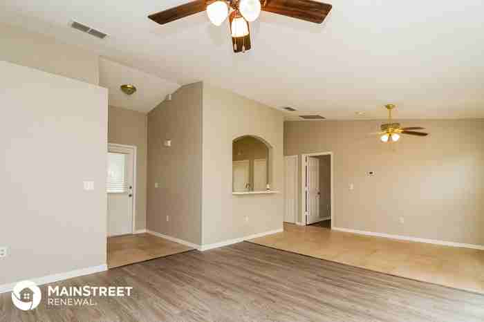 15530 Greater Groves Blvd - Photo 3 of 16