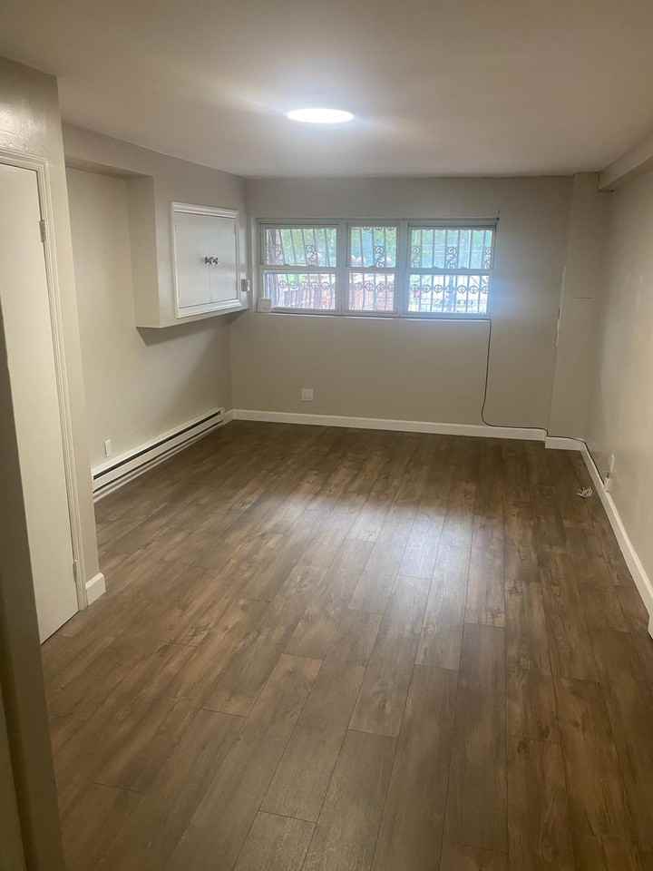 2136 Lacombe Avenue - Photo 3 of 7