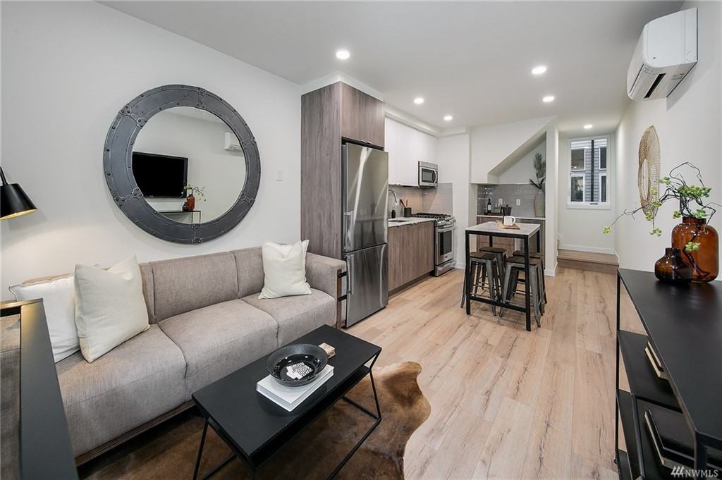 8547 Midvale Avenue North #A - Photo 3 of 21