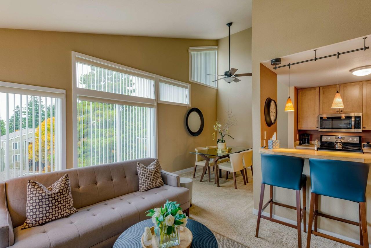 Sunset Summit Apartments - Photo 6 of 50