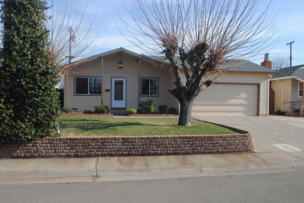 311 Brentwood Rd - Photo 2 of 12